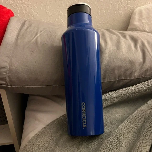 Corkcicle 25oz water bottle - Picture 1 of 7